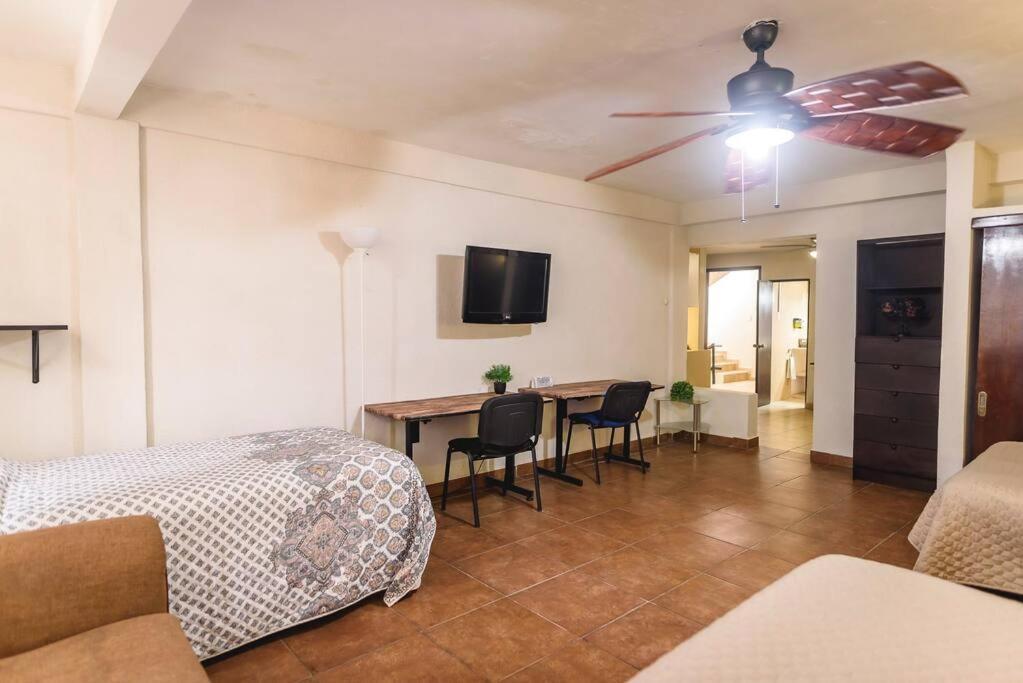Departamento Grande Con 2 Recamaras Con Aire 5 Camas Wifi 115Mb, Cocina .Cochera Techada, #4 Ciudad Valles Exterior photo