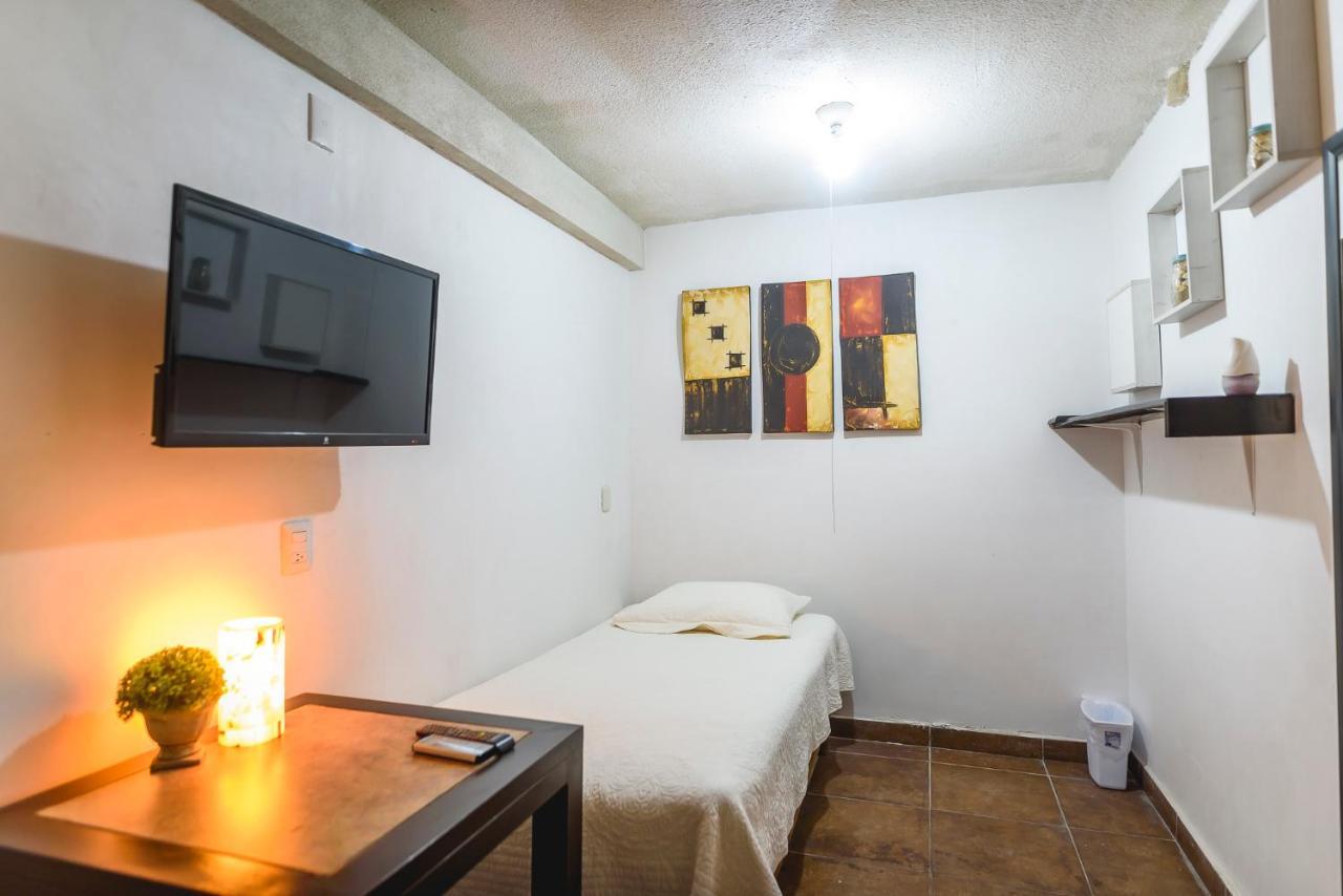 Departamento Grande Con 2 Recamaras Con Aire 5 Camas Wifi 115Mb, Cocina .Cochera Techada, #4 Ciudad Valles Exterior photo